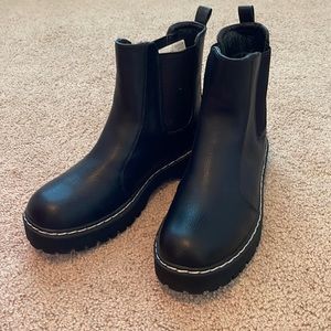 Black boots Women size 9 1/2